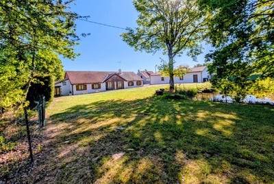 /international/fr/valigny-auvergne-310106289746/