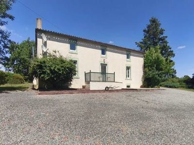 /international/fr/cheffois-pays-de-la-loire-120095037993/