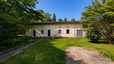 /international/fr/saint-christoly-de-blaye-aquitaine-310119394916/