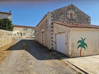 /international/fr/bessay-pays-de-la-loire-310119635750/