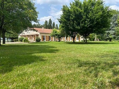 /international/fr/saint-hilaire-de-la-noaille-aquitaine-120096541316/?lang=zh-tw