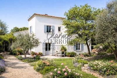 /international/fr/saint-quentin-la-poterie-languedoc-roussillon-310107744069/