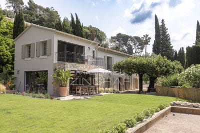 /international/fr/pegomas-provence-alpes-cote-d-azur-310100285582/