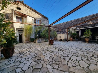 /international/fr/anduze-languedoc-roussillon-310109094325/?lang=th