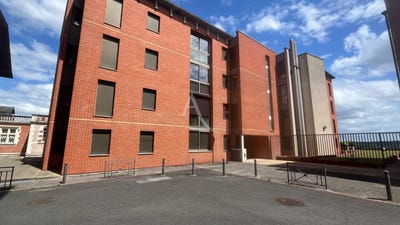 /international/fr/blois-centre-val-de-loire-310108784781/