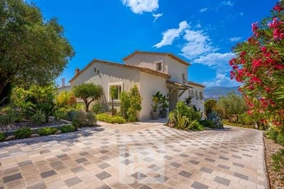 /international/fr/mougins-provence-alpes-cote-d-azur-310108955124/