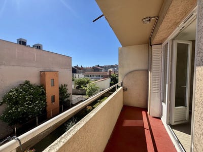 /international/fr/clermont-ferrand-auvergne-310107864840/