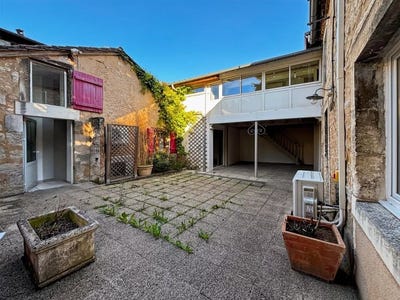 /international/fr/perigueux-aquitaine-310108329719/