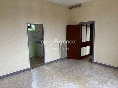 /international/fr/laval-pays-de-la-loire-310108136183/