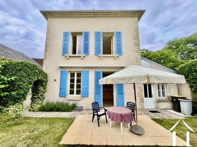 /international/fr/ancy-le-franc-burgundy-310108594846/