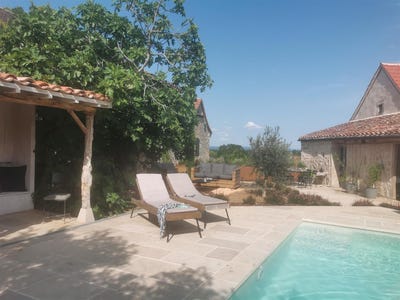 /international/fr/caylus-midi-pyrenees-310103061405/