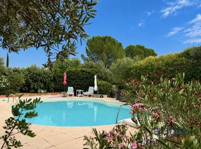/international/fr/cotignac-provence-alpes-cote-d-azur-310109129407/