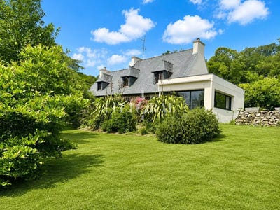 /international/fr/quimper-brittany-310108870254/