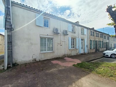 /international/fr/lussant-charente-310107676189/