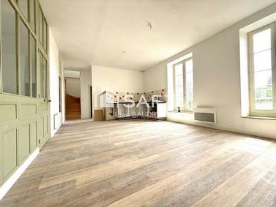 /international/fr/fontenay-le-comte-pays-de-la-loire-310107905721/