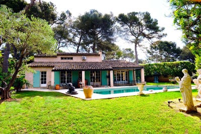 /international/fr/antibes-hh-15789845-antibes-provence-alpes-cote-d-azur-310100958465/
