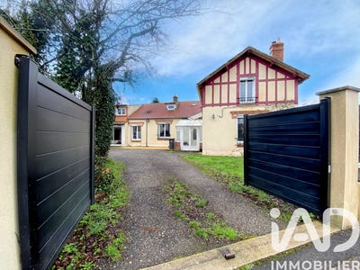 /international/fr/varennes-changy-centre-val-de-loire-310105890572/