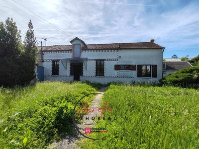 /international/fr/artenay-centre-val-de-loire-310108454391/