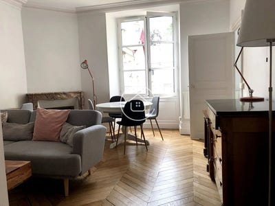 /international/fr/blois-centre-val-de-loire-310100937026/