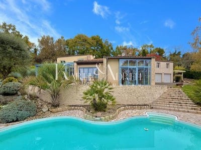 /international/fr/fontenay-le-comte-pays-de-la-loire-310103195094/