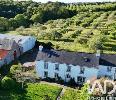 /international/fr/clohars-carnoet-brittany-310119978377/