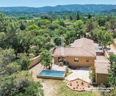 /international/fr/menerbes-provence-alpes-cote-d-azur-310108864930/