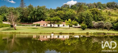 /international/fr/lissac-et-mouret-midi-pyrenees-310108968404/