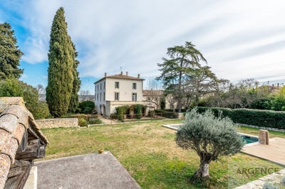 /international/fr/sommieres-languedoc-roussillon-310107598807/