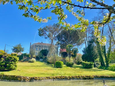 /international/fr/coutras-aquitaine-310107648958/