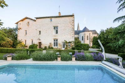 /international/fr/parthenay-charente-310110359122/
