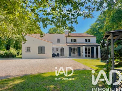 /international/fr/les-mathes-auvergne-310105894400/