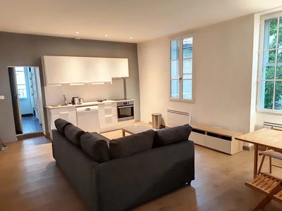 /international/fr/avignon-provence-alpes-cote-d-azur-310108328493/