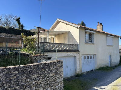 /international/fr/gencay-charente-310103771666/