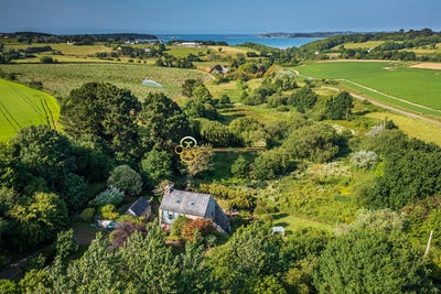/international/fr/carantec-brittany-310101227982/?lang=id