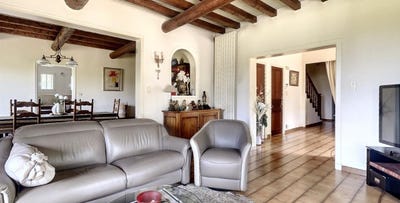 /international/fr/carpentras-provence-alpes-cote-d-azur-310100794346/