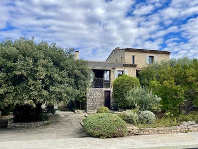 /international/fr/goult-hh-15537960-goult-provence-alpes-cote-d-azur-310100955223/