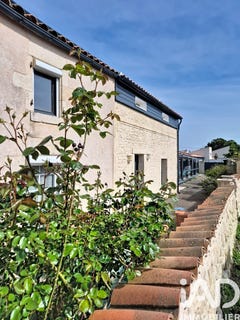 /international/fr/saint-cyr-du-doret-charente-310106935836/