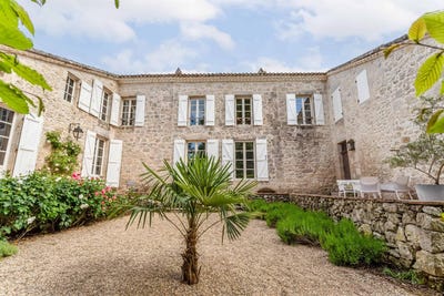/international/fr/castelsagrat-midi-pyrenees-310100877427/