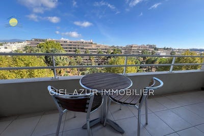 /international/fr/juan-les-pins-provence-alpes-cote-d-azur-310108129257/