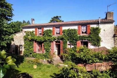 /international/fr/saint-pierre-du-chemin-pays-de-la-loire-310099623374/