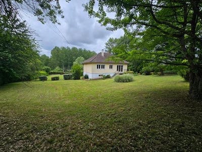 /international/fr/la-guierche-pays-de-la-loire-310108488517/