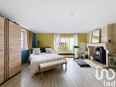 /international/fr/courcon-charente-310099845905/
