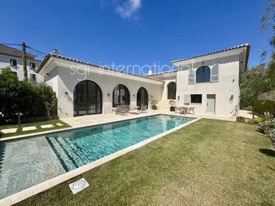 /international/fr/saint-tropez-provence-alpes-cote-d-azur-310109094023/