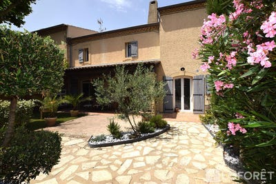 /international/fr/cabannes-provence-alpes-cote-d-azur-310100650617/