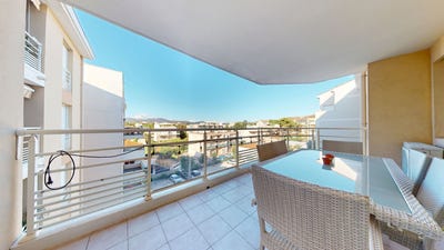 /international/fr/saint-raphael-provence-alpes-cote-d-azur-310108634353/