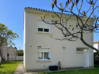 /international/fr/angouleme-charente-310108429474/