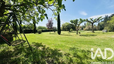 /international/fr/saint-quentin-la-poterie-languedoc-roussillon-310106512392/