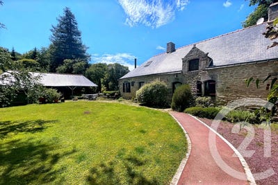 /international/fr/saint-ave-brittany-310108954711/?lang=id