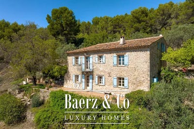 /international/fr/callas-provence-alpes-cote-d-azur-310100136312/
