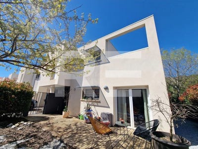 /international/fr/saint-bres-languedoc-roussillon-310107774008/